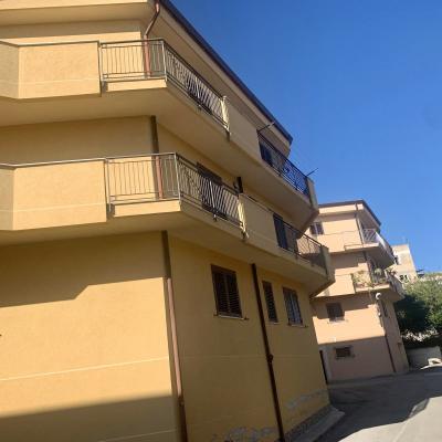 via nenni primo piano