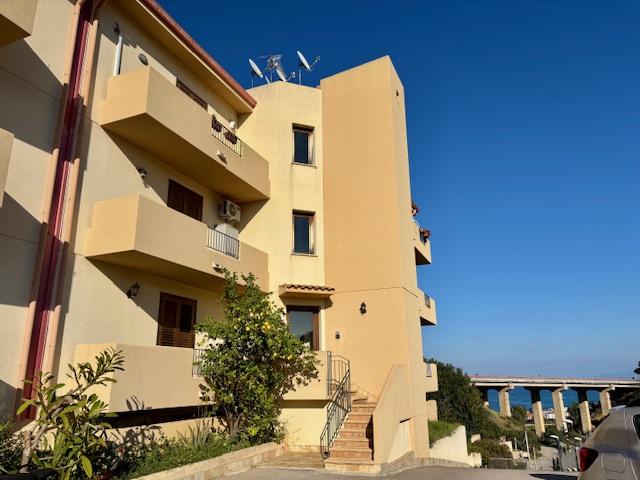 via petro nenni secondo piano